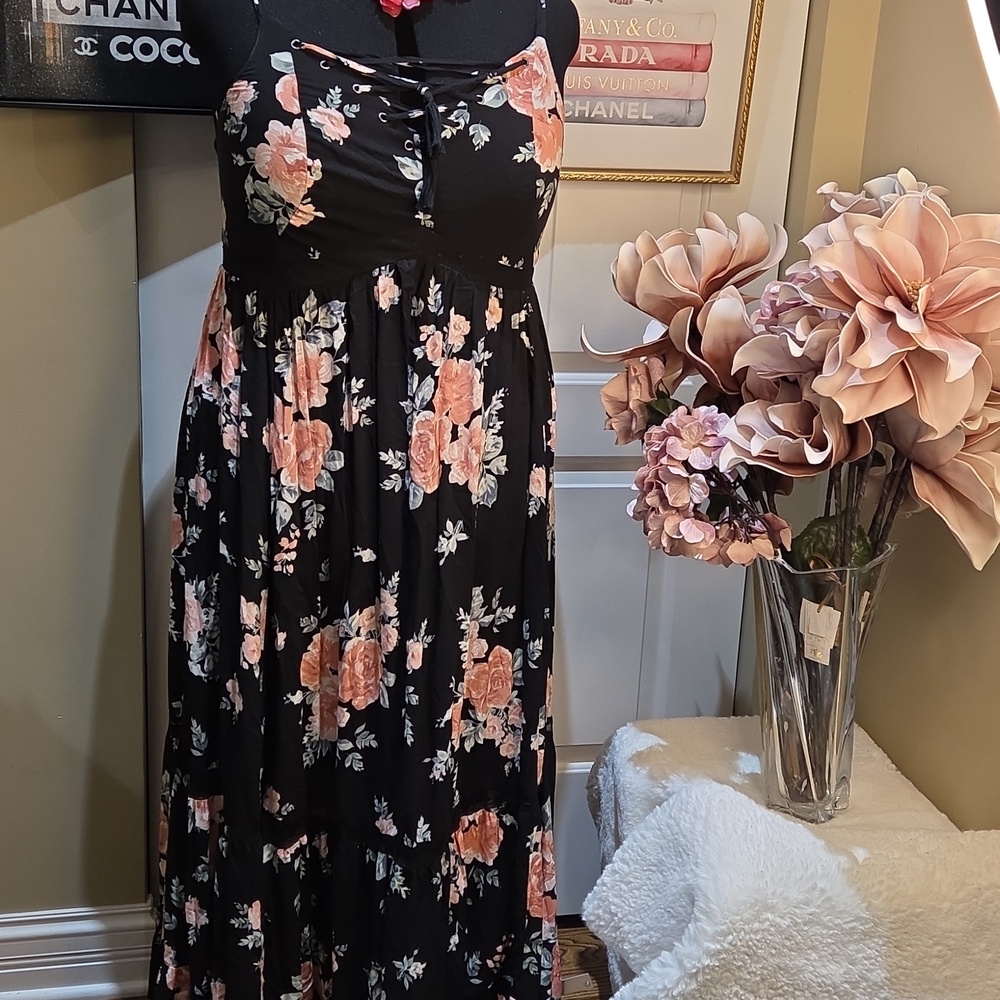 Nwot 1X Torrid Black Floral Lace-Up Maxi Dress with Peach Blooms - Picture 17 of 17